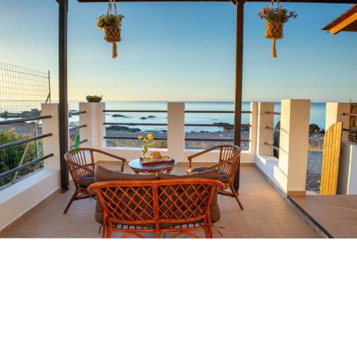 Tsampika's Beachfront House in Stegna