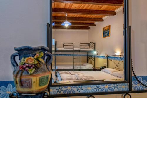 Tsiolis Studios & Apartments