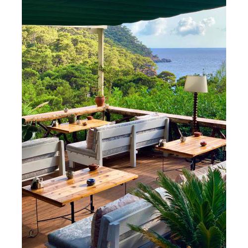 Turan Hill Lounge