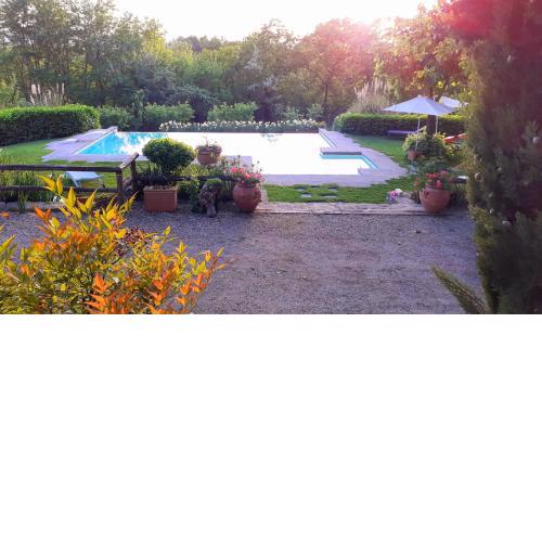 TUSCAN HILLS - STONEHOUSE, GARDEN & POOL