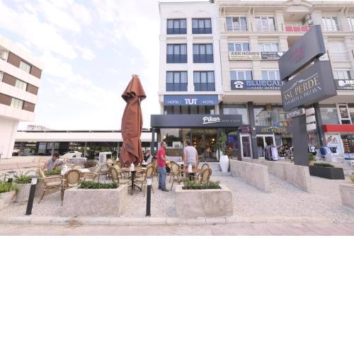 Tut Hotel