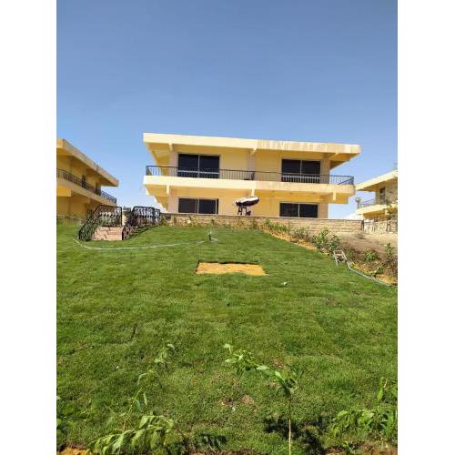Twin Villa for rent in La Serina Red Carpet