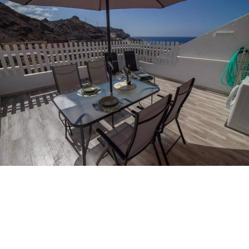 Two-Bedroom Apartment Playa del Cura with Views