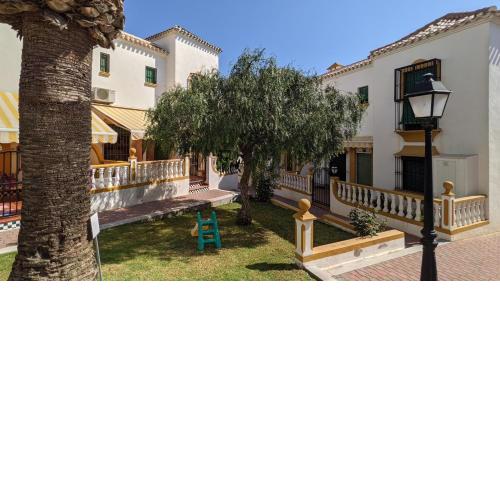Two Bedroom, Ground Floor, Air-conditioned Apartment 300m from the Beach