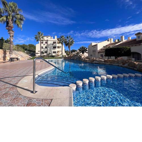 Two Bedroom Ground Floor Apt with Com Pool LR756