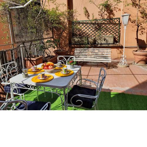 Two bedrooms apartment in the centre, big terrace