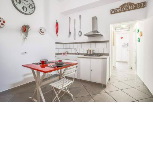 Two Bedrooms Apt in Sorrento Center with Balcony