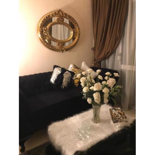 Two bedrooms , Luxury idyllic Apartment in the middle of Alex minimum 3 days
