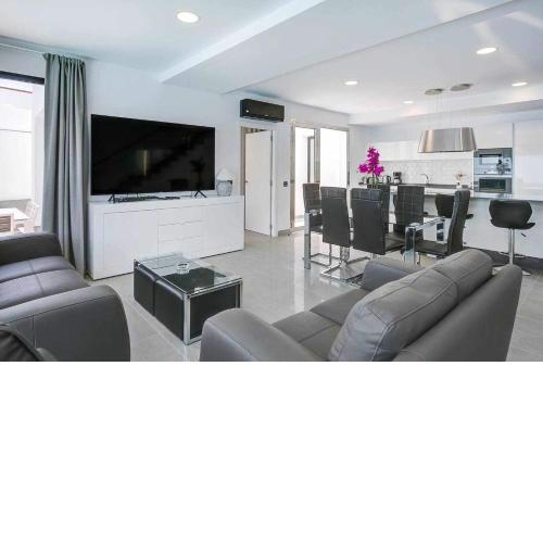 Two Dreams Luxury Villa