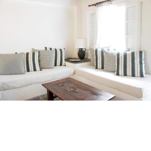 Two Houses Lighthouse Apartment