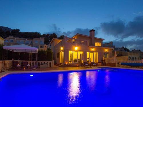 Ty croeso- Private Room with terrace Option extra room same group