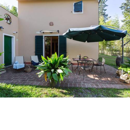 Typical farmhouse in Ville di corsano siena with garden