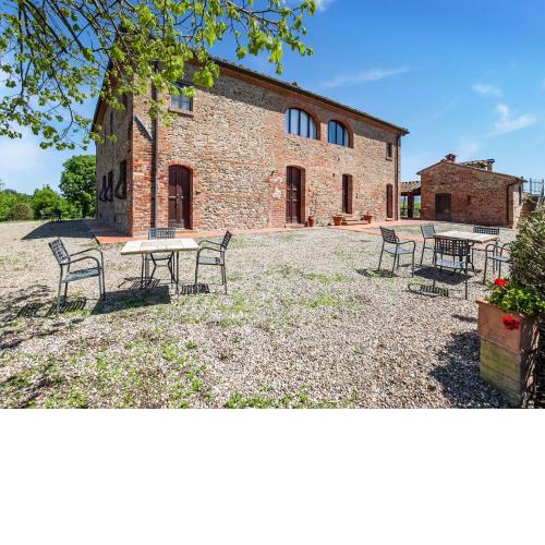 Typical Tuscan farmhouse with swimming pool and A C
