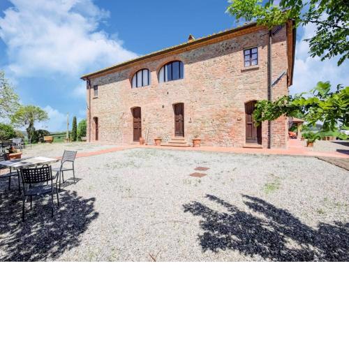 Typical Tuscan farmhouse with swimming pool and A C