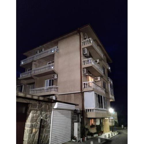 Tzonevi Guest House