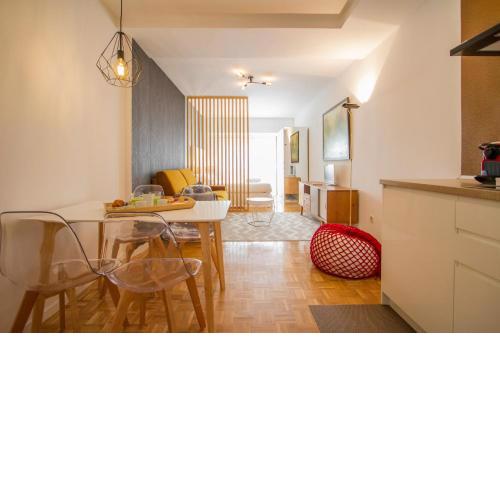 UD Apartments - Atocha Stylish with pool