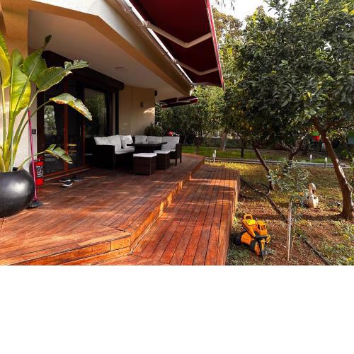 Ultra Lux Garden 50 mt to the Sea Both within the site and detached
