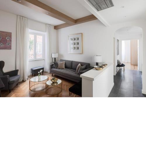 Ultra-stylish modern flat at the Trevi Fountain