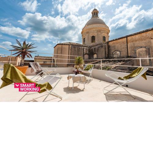 Umberto House with terrace by Wonderful Italy