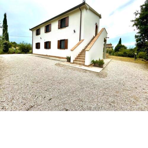 Umbrian Hills Flat - Free Parking & Garden