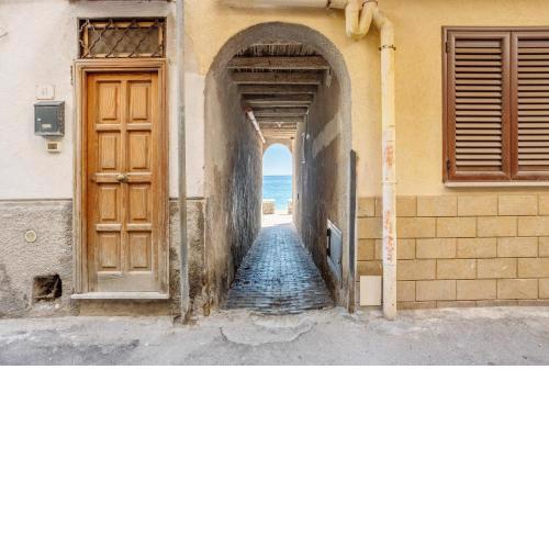 Una porta a mare