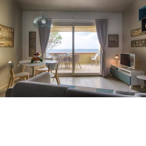 UNA TERRAZZA SUL MARE