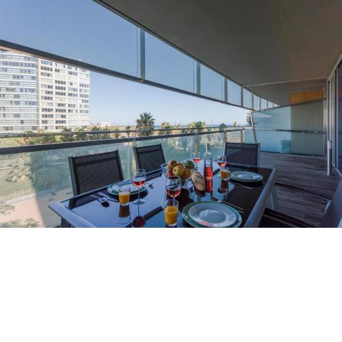 Unique Rentals-Seafront Luxe Suites