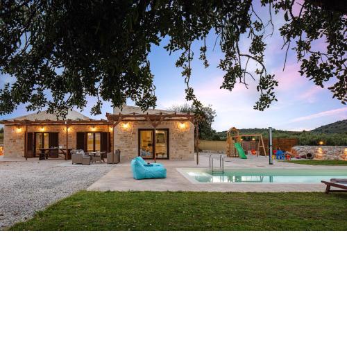 Unique Stonebuilt rural Retreat & private pool II