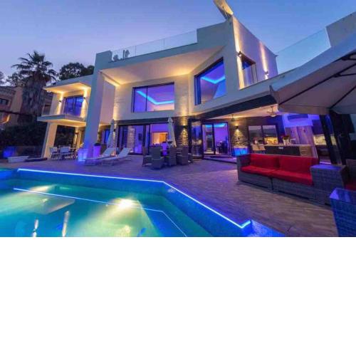 Unique Villa in la Quinta/5BED/5BATH/GYM/CINEMA