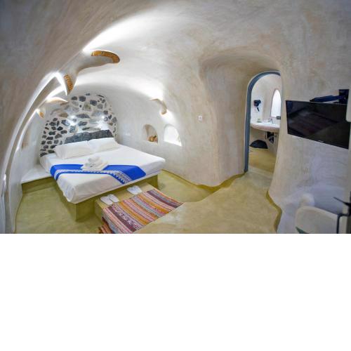 Αura Cave