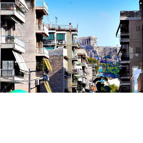 Urban Art Experience with Acropolis View