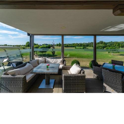 Urban Holiday Home in Lutzmannsburg with Pool