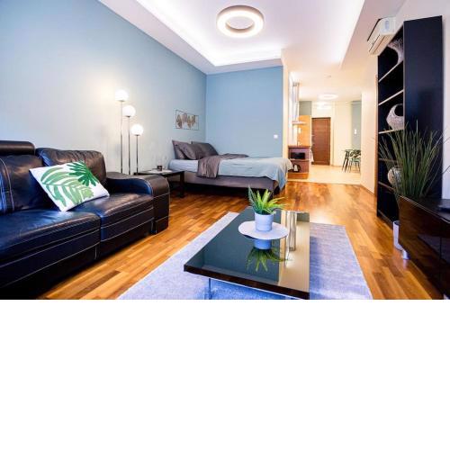 Urban Jungle Apartment in the Citycenter