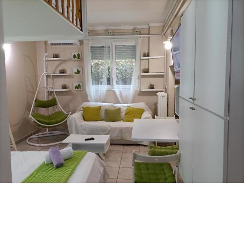 Urban Minimalist Studio Apt. near Pagrati Park