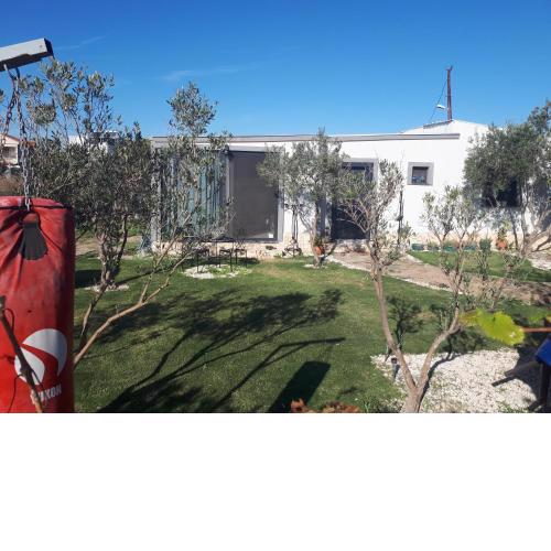 Urla evi