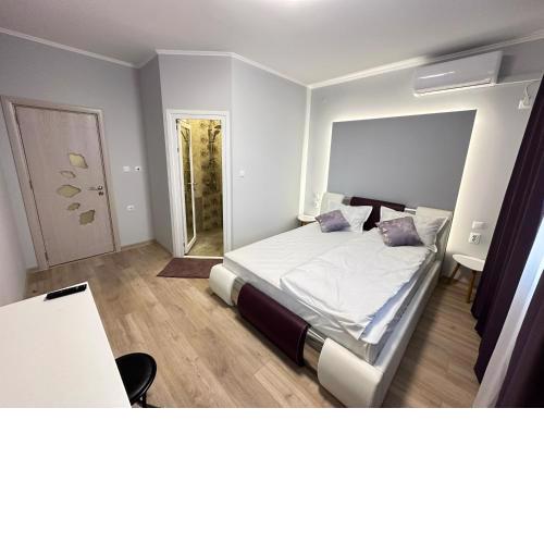 Utopia Apartment 4, by LMG