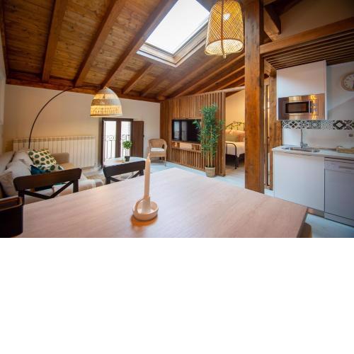 UXAMA LUXURY EPONA