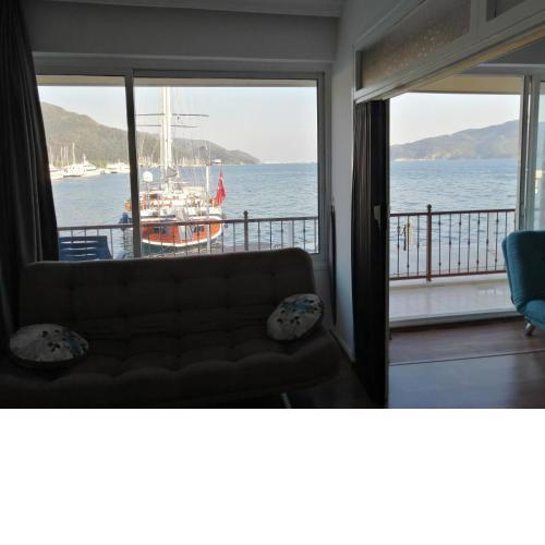 Uysal Suite and Loft Seaside