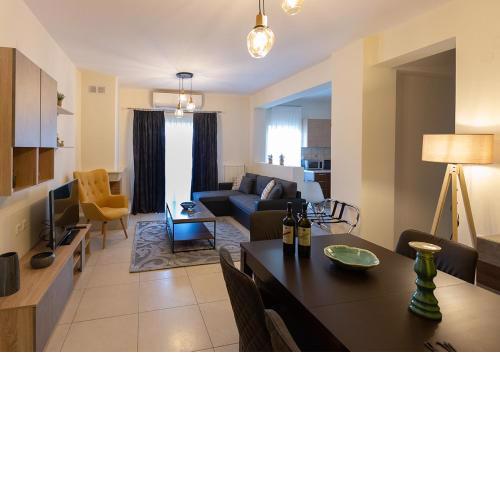 V Luxury Apartment 1