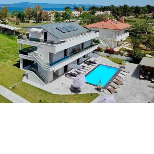 V luxury Suites