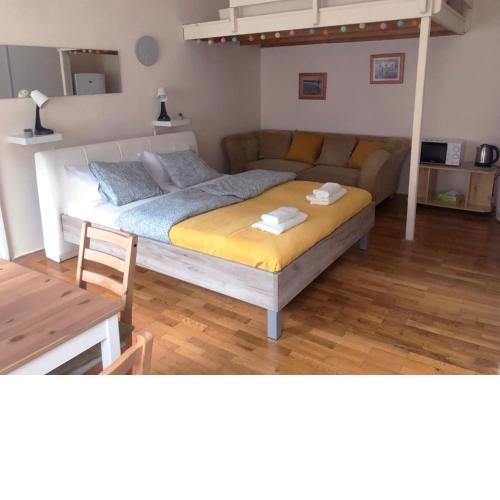 V57 APARTMENT OKTOGON