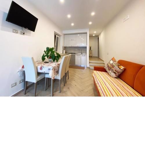 Vacation Home Ground Floor 200 Meters to Beach!
