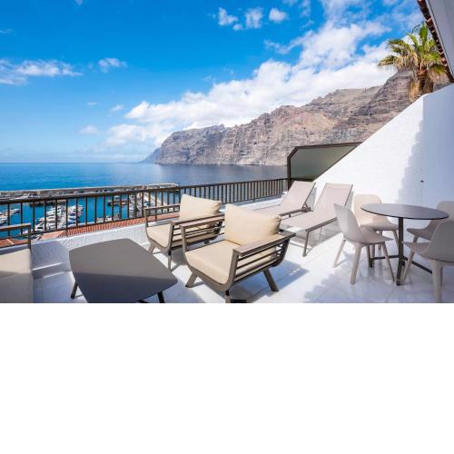 Vacation home with stunning ocean and cliff views
