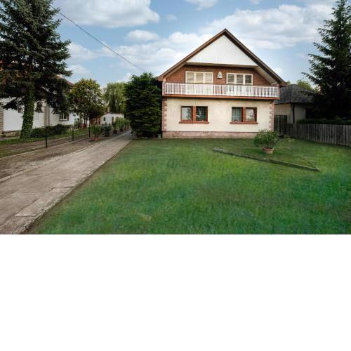 Vadkacsa apartmanház medencével