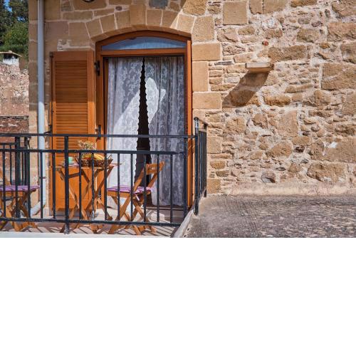Vaggelis Little Stone House