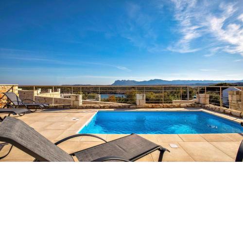 Vagioni Seaside Villa