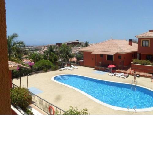 VALLE DE IZAS con PISCINA COMUNITARIA