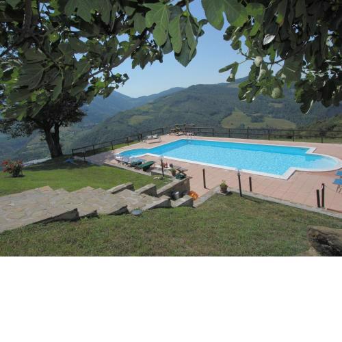 Valley-View Holiday Home in Apecchio with Pool