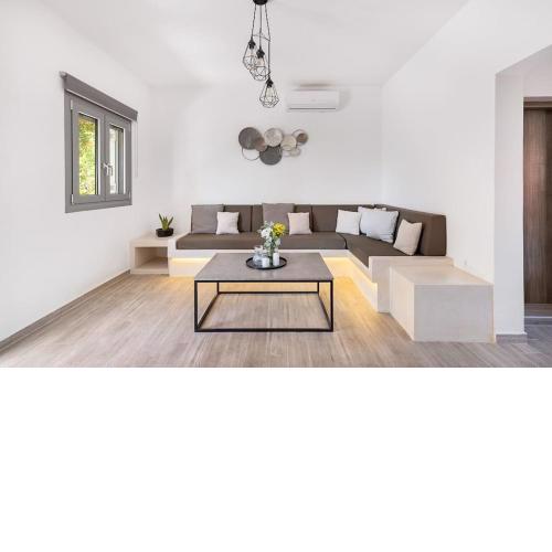 Van Loui's II Place