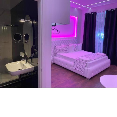 Vatican G&G Suites
